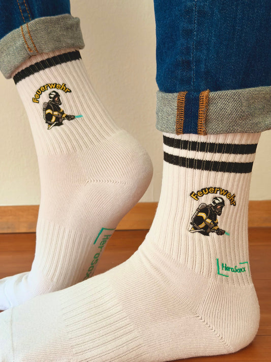 Feuerwehr Socken aus Baumwolle mit Feuerwehr Motiv in Atemschutz