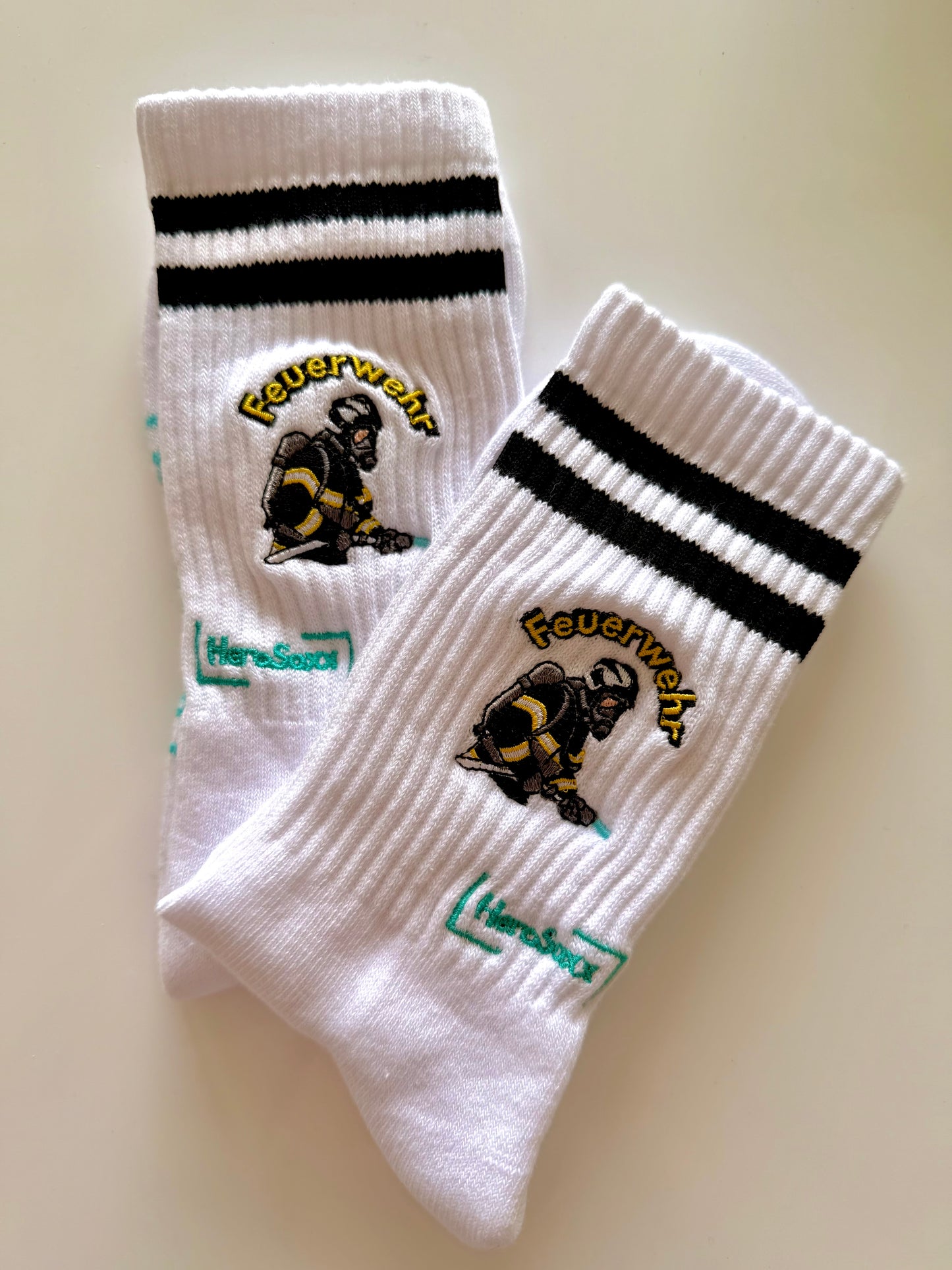 Feuerwehr Socken aus Baumwolle mit Feuerwehr Motiv in Atemschutz